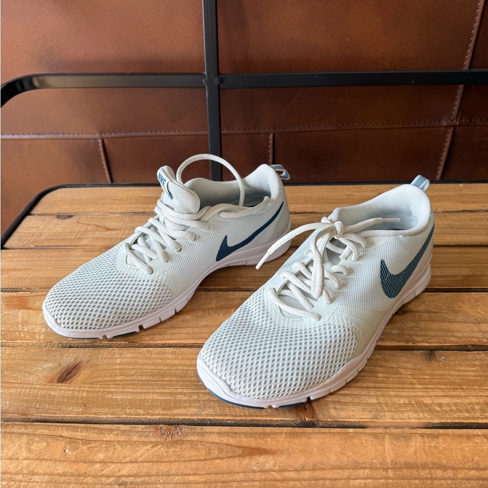 Women’s Nike flex essential trainers 6.5